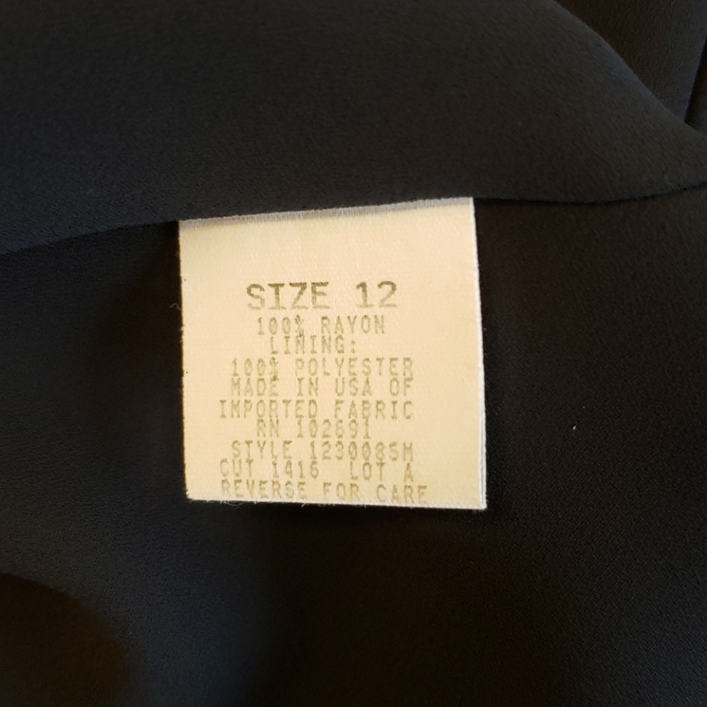 Dress - Picture 3 of 4